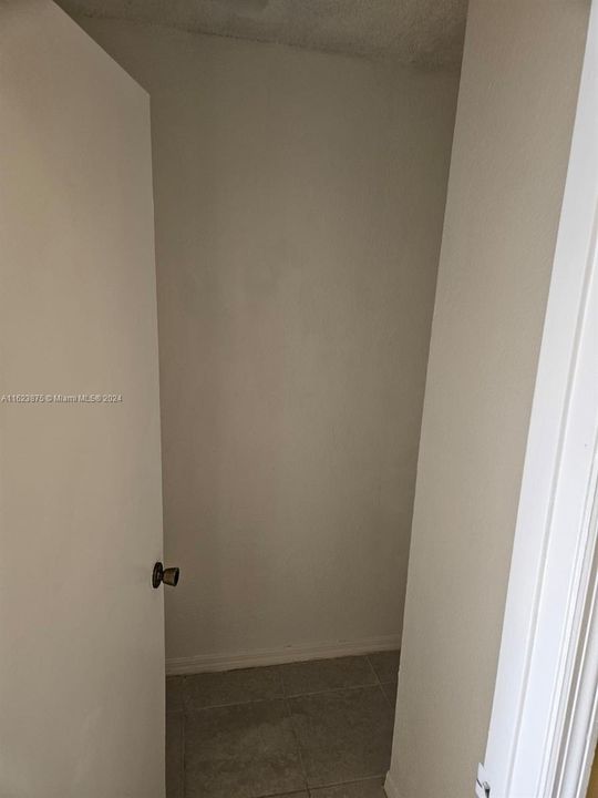 For Rent: $2,050 (2 beds, 2 baths, 1027 Square Feet)