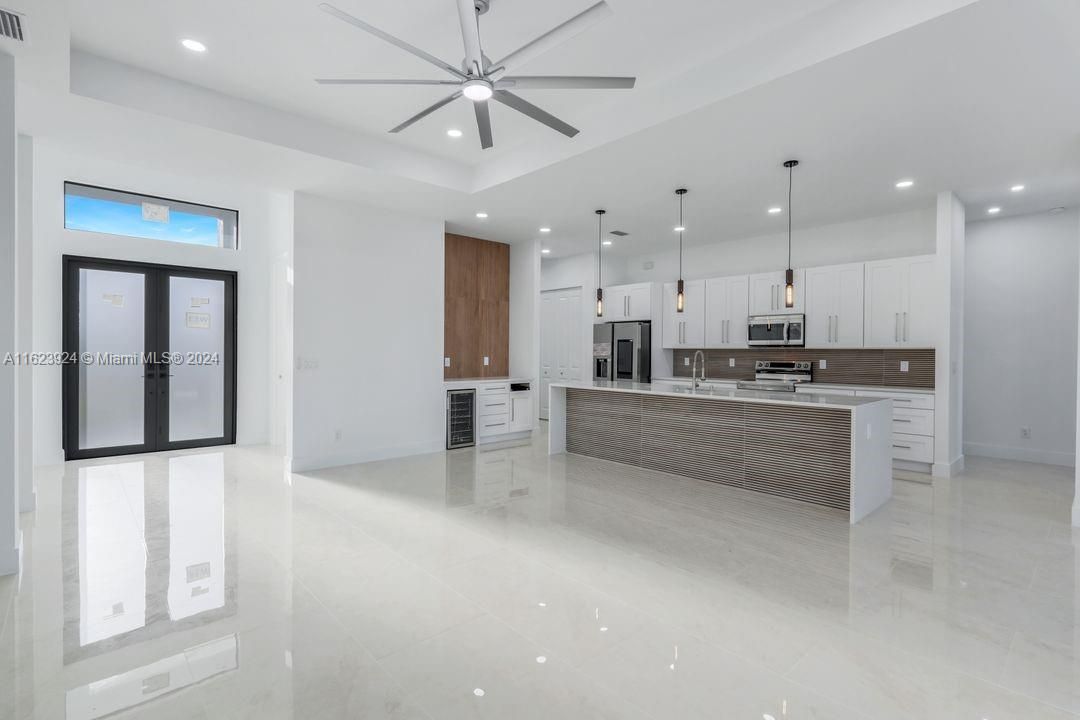 Recently Rented: $4,100 (3 beds, 3 baths, 0 Square Feet)