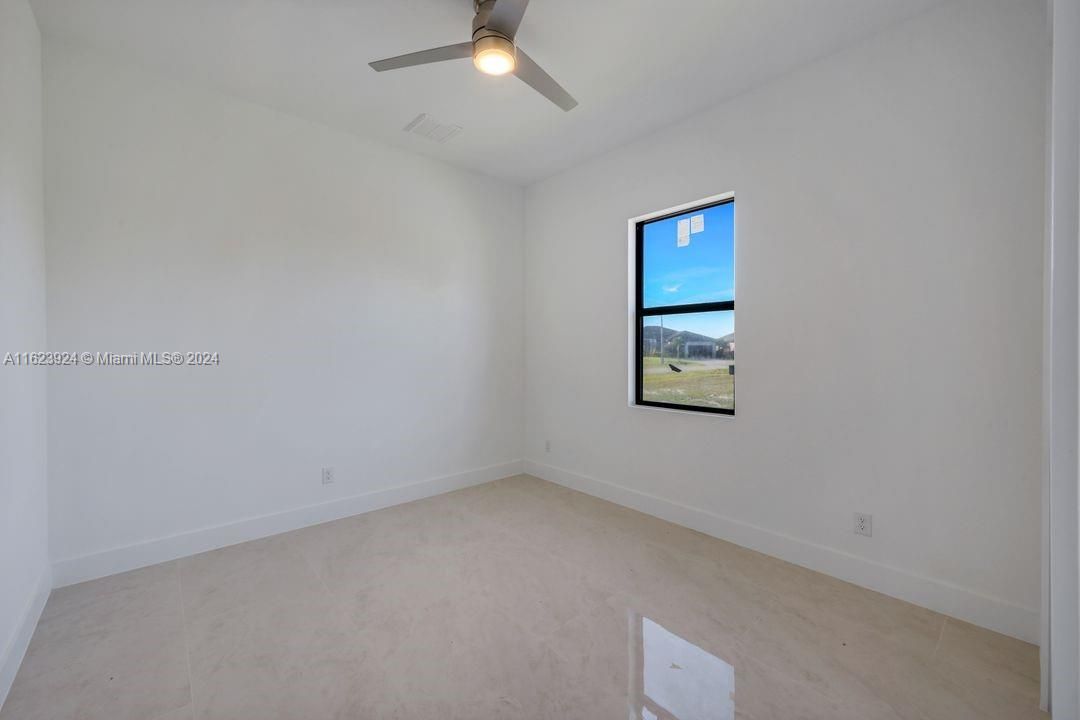 Recently Rented: $4,100 (3 beds, 3 baths, 0 Square Feet)