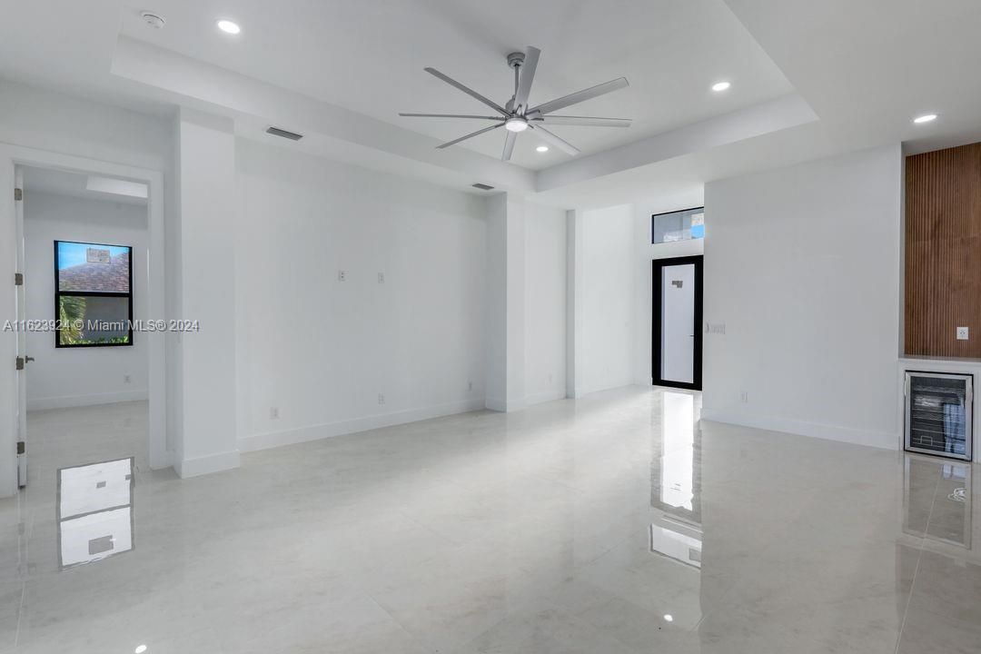 Recently Rented: $4,100 (3 beds, 3 baths, 0 Square Feet)