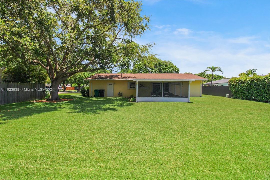 Recently Sold: $679,000 (3 beds, 2 baths, 1872 Square Feet)