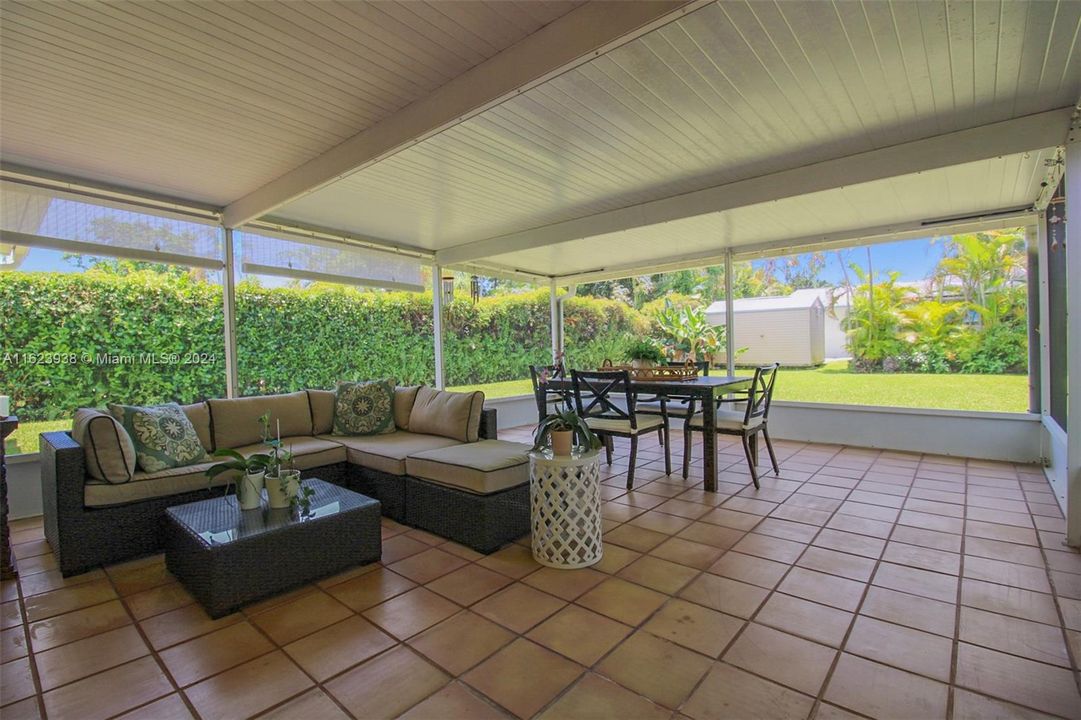 Recently Sold: $679,000 (3 beds, 2 baths, 1872 Square Feet)