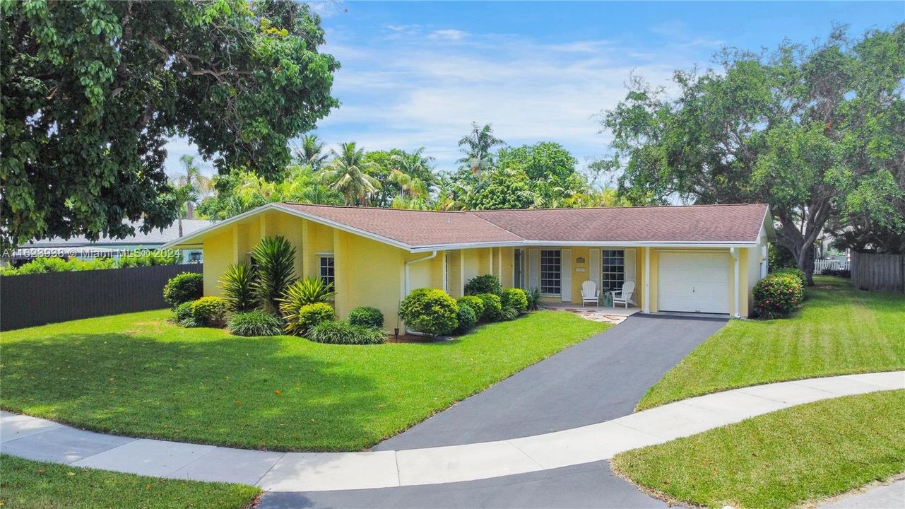 Recently Sold: $679,000 (3 beds, 2 baths, 1872 Square Feet)