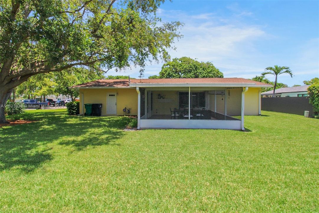 Recently Sold: $679,000 (3 beds, 2 baths, 1872 Square Feet)