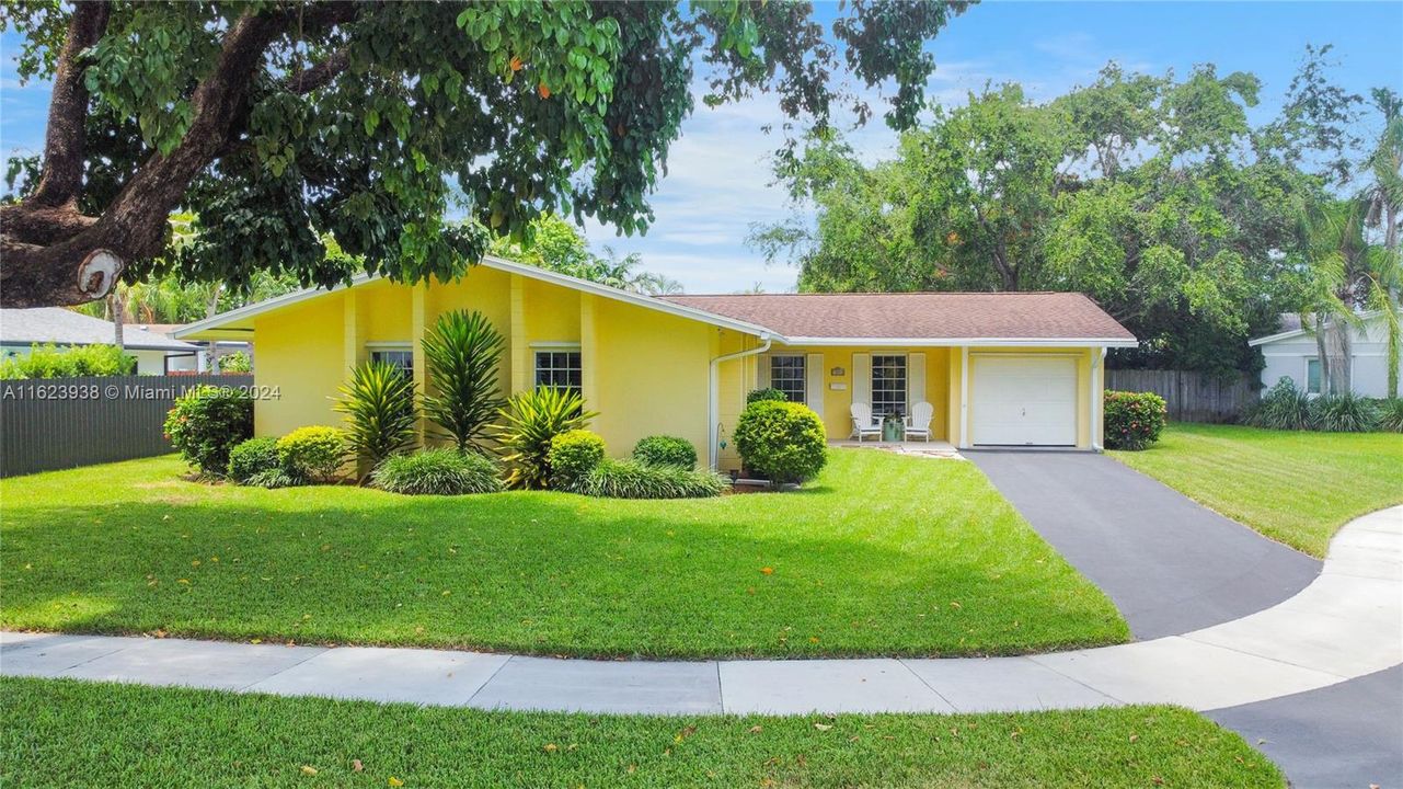 Recently Sold: $679,000 (3 beds, 2 baths, 1872 Square Feet)