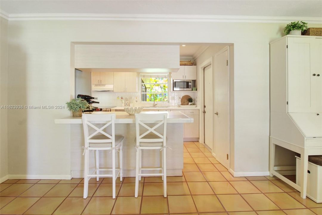 Recently Sold: $679,000 (3 beds, 2 baths, 1872 Square Feet)