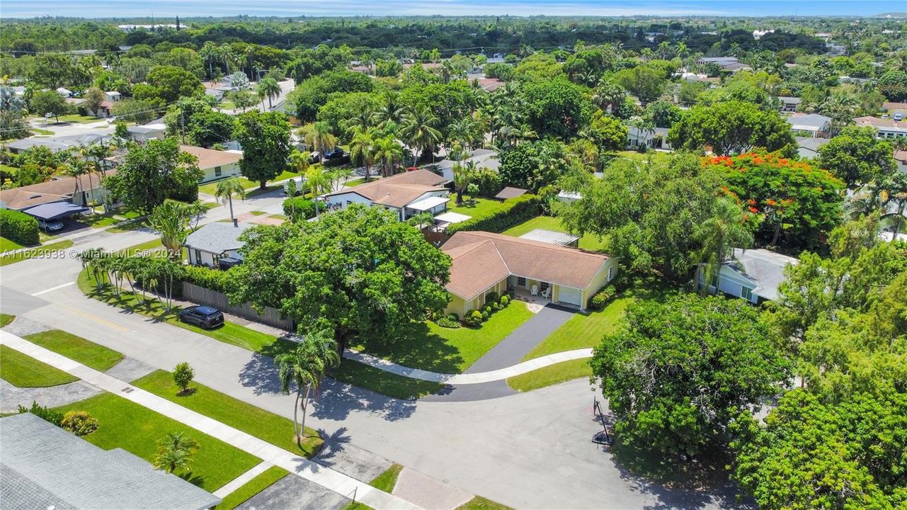 Recently Sold: $679,000 (3 beds, 2 baths, 1872 Square Feet)