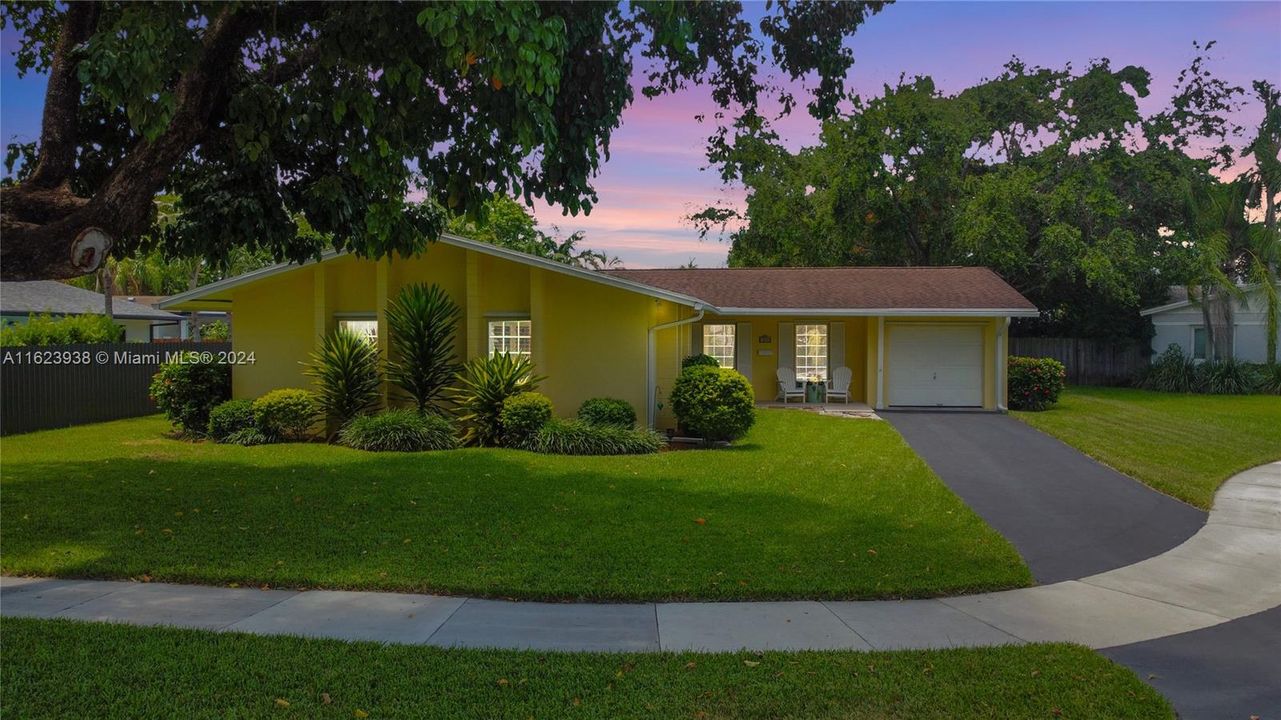 Recently Sold: $679,000 (3 beds, 2 baths, 1872 Square Feet)