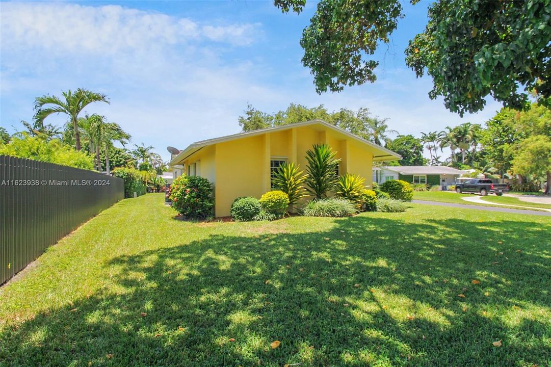 Recently Sold: $679,000 (3 beds, 2 baths, 1872 Square Feet)