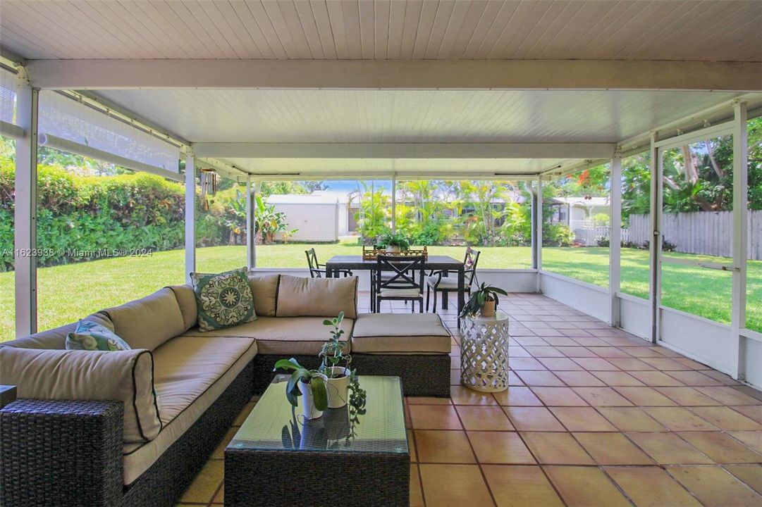 Recently Sold: $679,000 (3 beds, 2 baths, 1872 Square Feet)