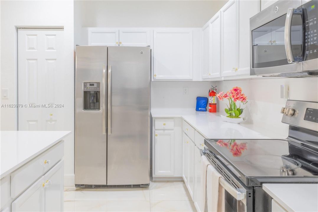 Active With Contract: $4,000 (3 beds, 2 baths, 3225 Square Feet)