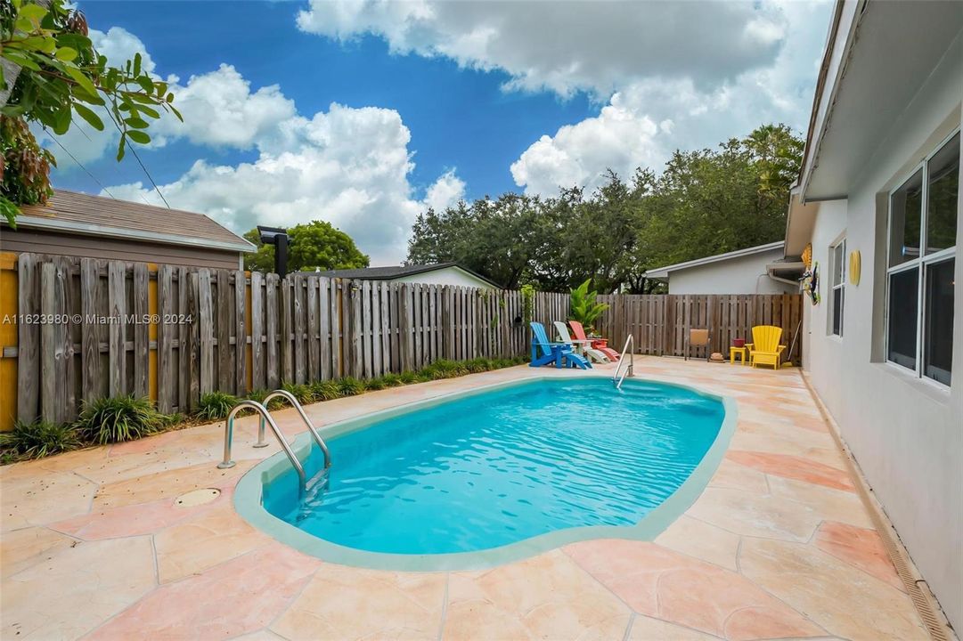 Recently Sold: $599,999 (3 beds, 1 baths, 1623 Square Feet)