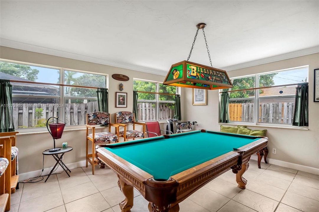 Recently Sold: $599,999 (3 beds, 1 baths, 1623 Square Feet)