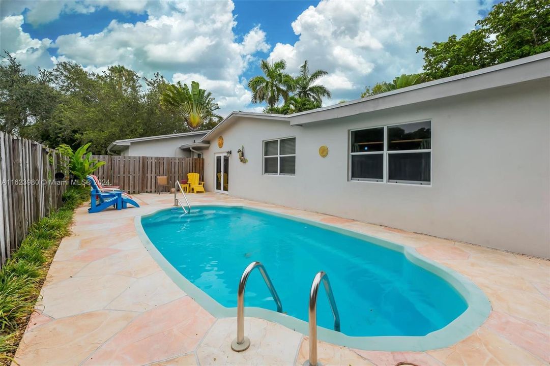 Recently Sold: $599,999 (3 beds, 1 baths, 1623 Square Feet)