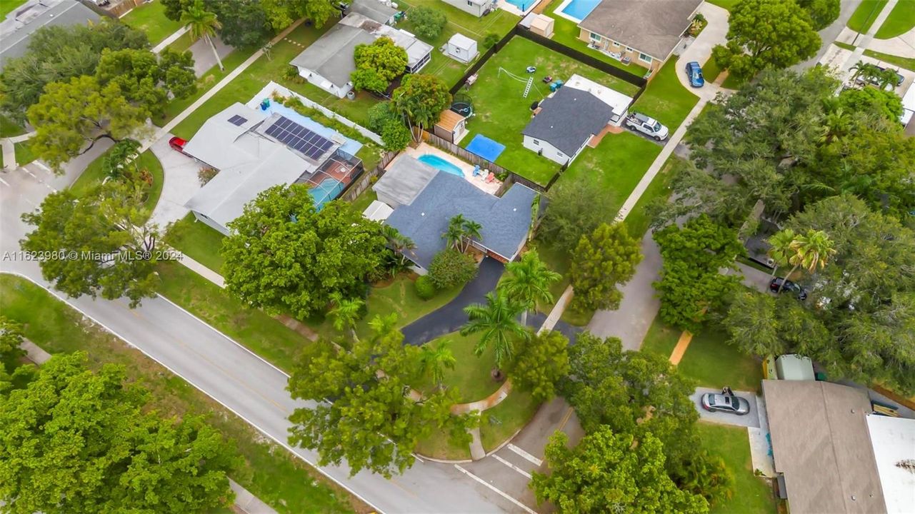 Recently Sold: $599,999 (3 beds, 1 baths, 1623 Square Feet)