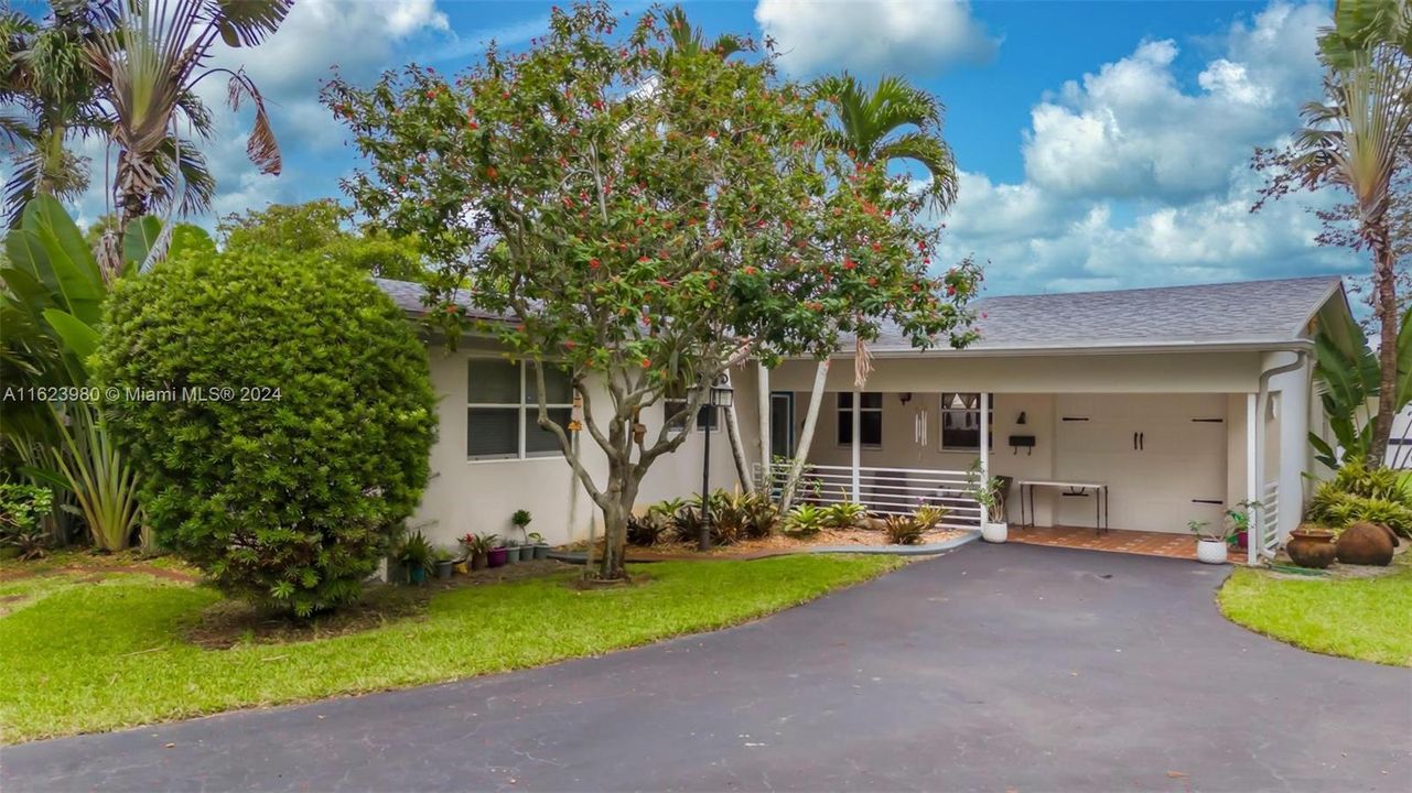 Recently Sold: $599,999 (3 beds, 1 baths, 1623 Square Feet)