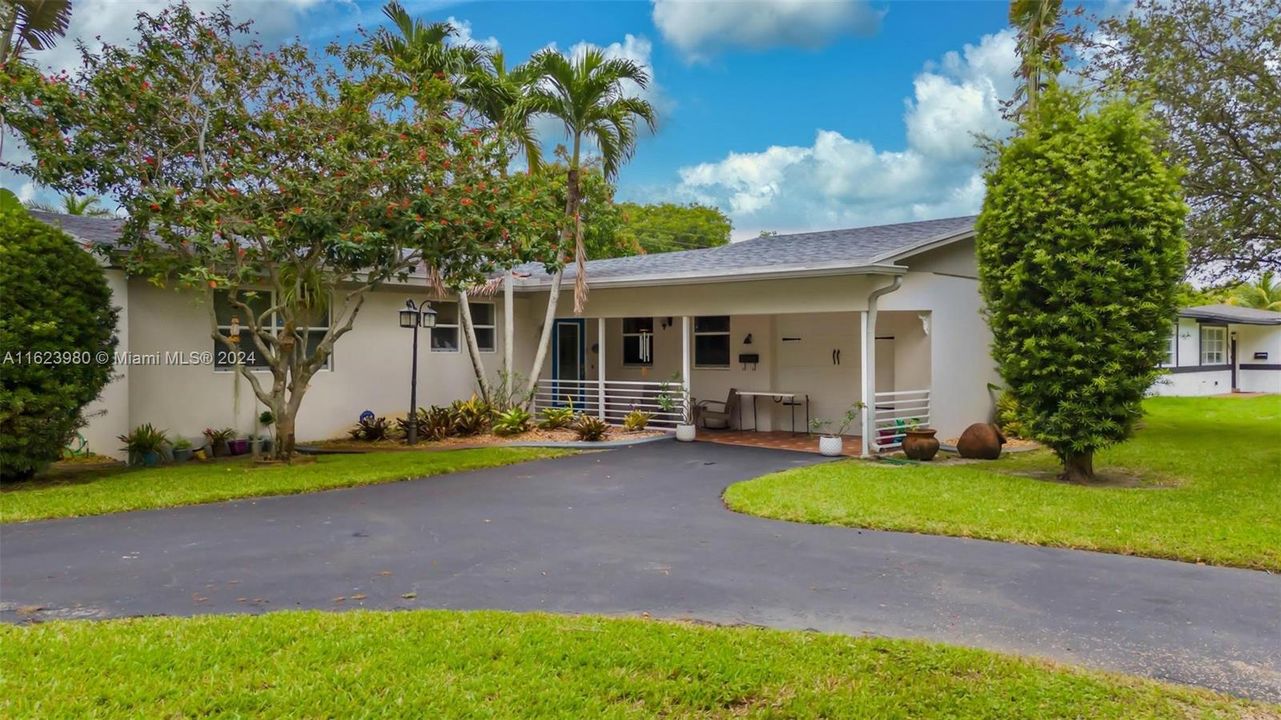 Recently Sold: $599,999 (3 beds, 1 baths, 1623 Square Feet)