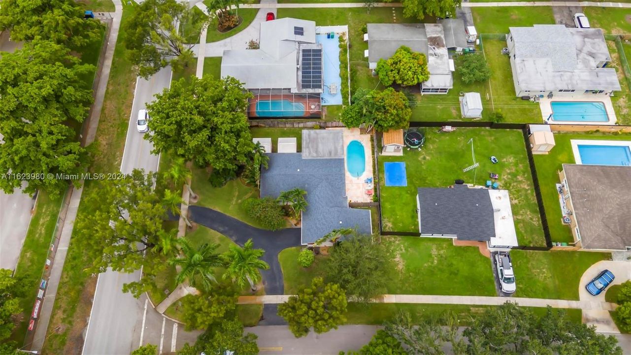 Recently Sold: $599,999 (3 beds, 1 baths, 1623 Square Feet)