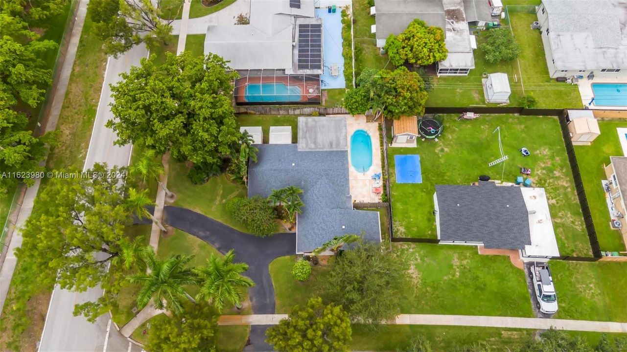 Recently Sold: $599,999 (3 beds, 1 baths, 1623 Square Feet)