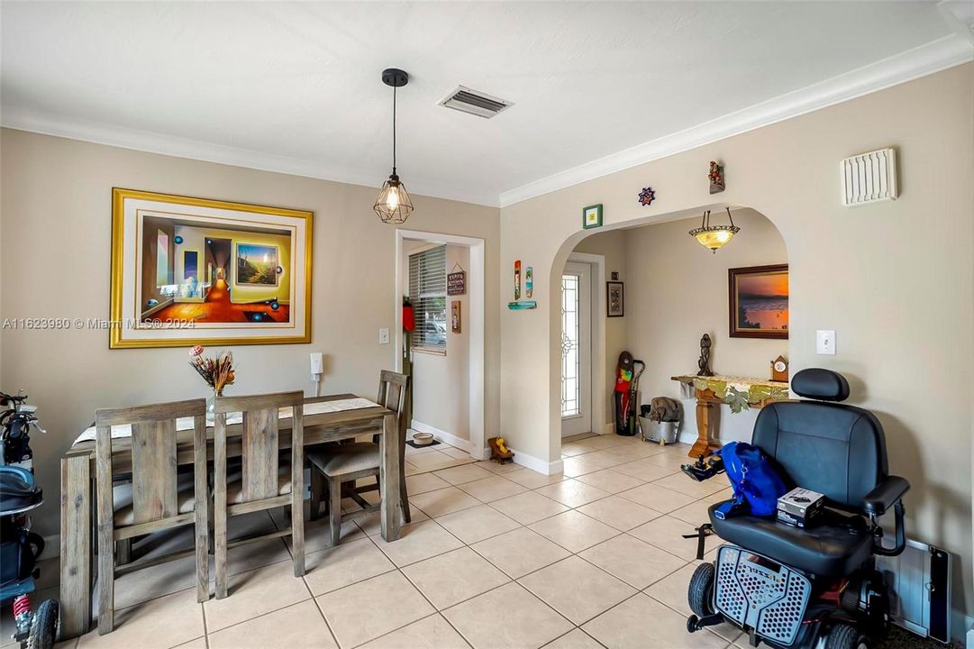 Recently Sold: $599,999 (3 beds, 1 baths, 1623 Square Feet)