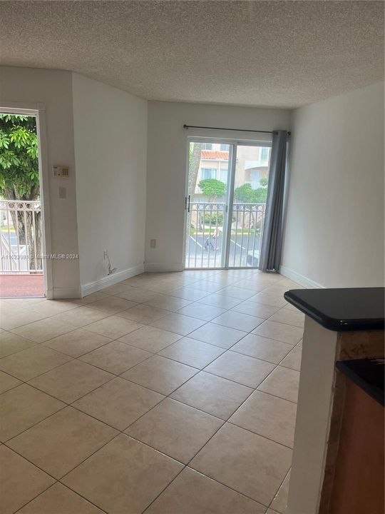 Recently Rented: $1,850 (1 beds, 1 baths, 676 Square Feet)