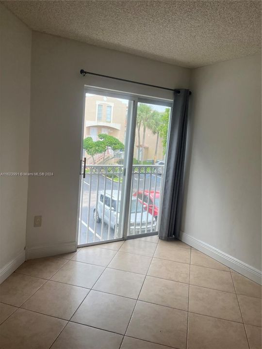 Recently Rented: $1,850 (1 beds, 1 baths, 676 Square Feet)