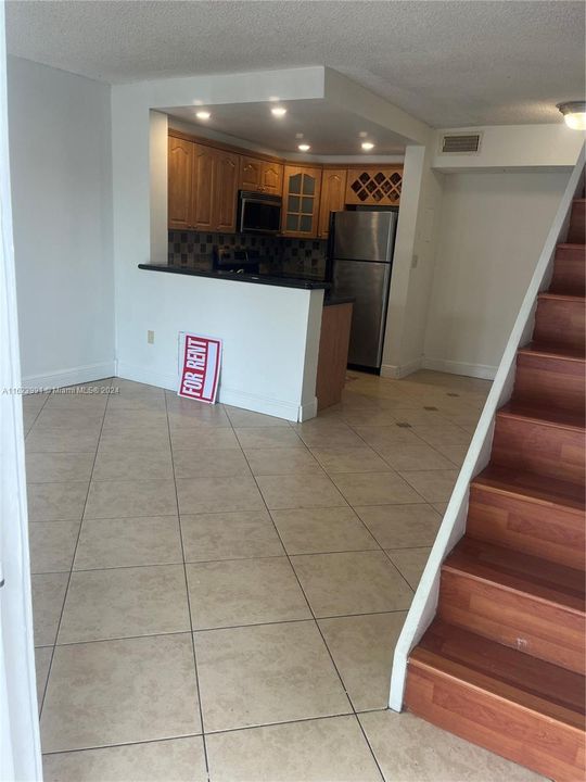 Recently Rented: $1,850 (1 beds, 1 baths, 676 Square Feet)