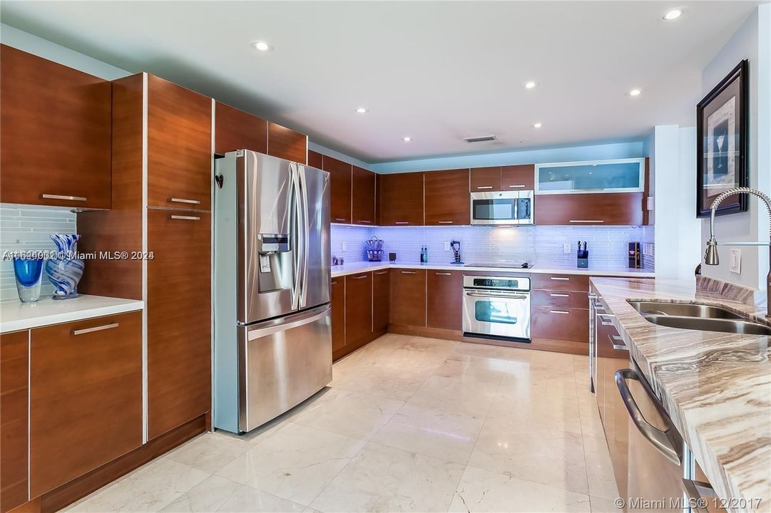 En Venta: $1,680,000 (3 camas, 3 baños, 2988 Pies cuadrados)