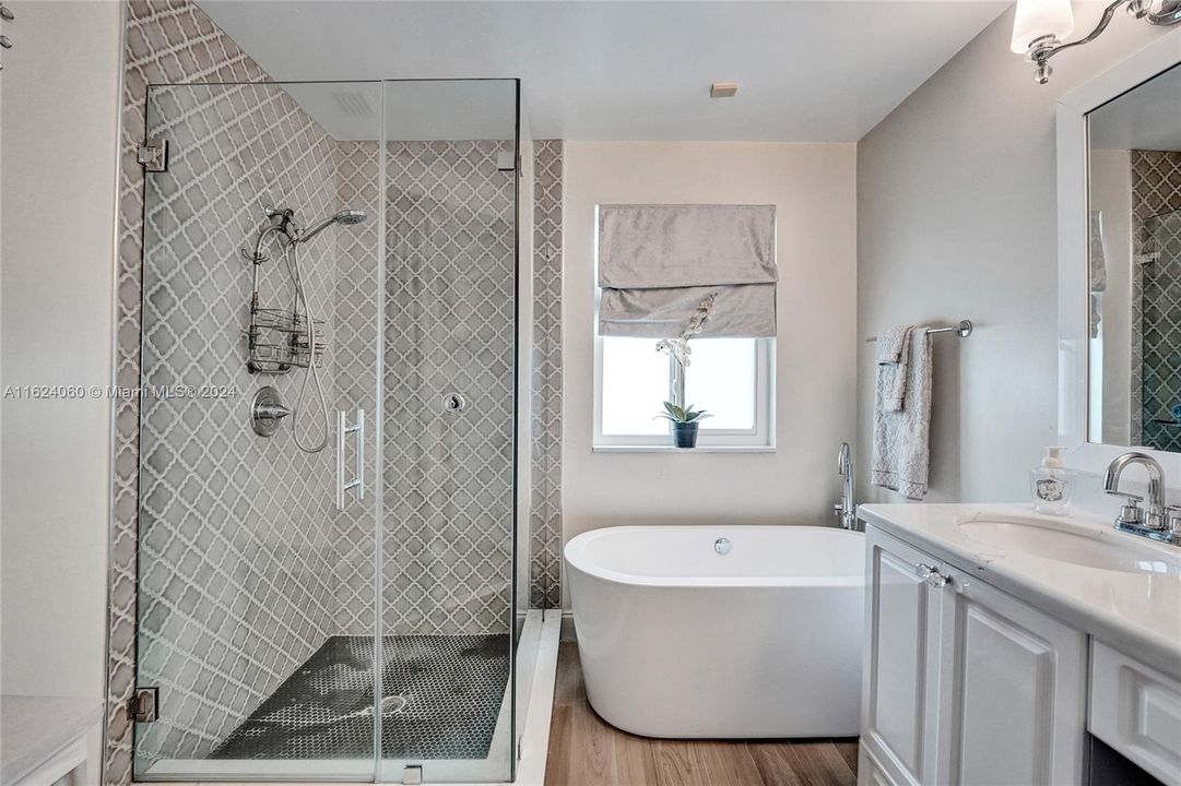 Vendido Recientemente: $1,195,000 (6 camas, 4 baños, 3220 Pies cuadrados)