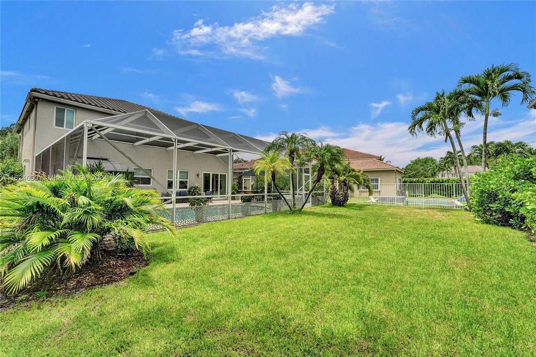 Vendido Recientemente: $1,195,000 (6 camas, 4 baños, 3220 Pies cuadrados)