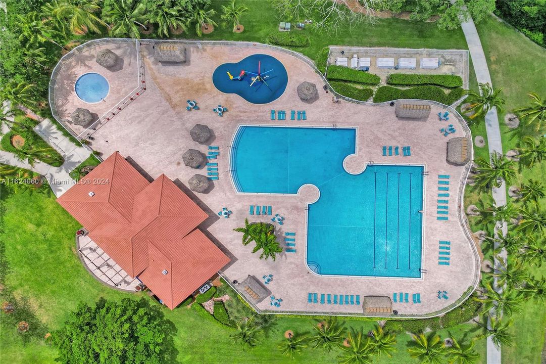 Vendido Recientemente: $1,195,000 (6 camas, 4 baños, 3220 Pies cuadrados)