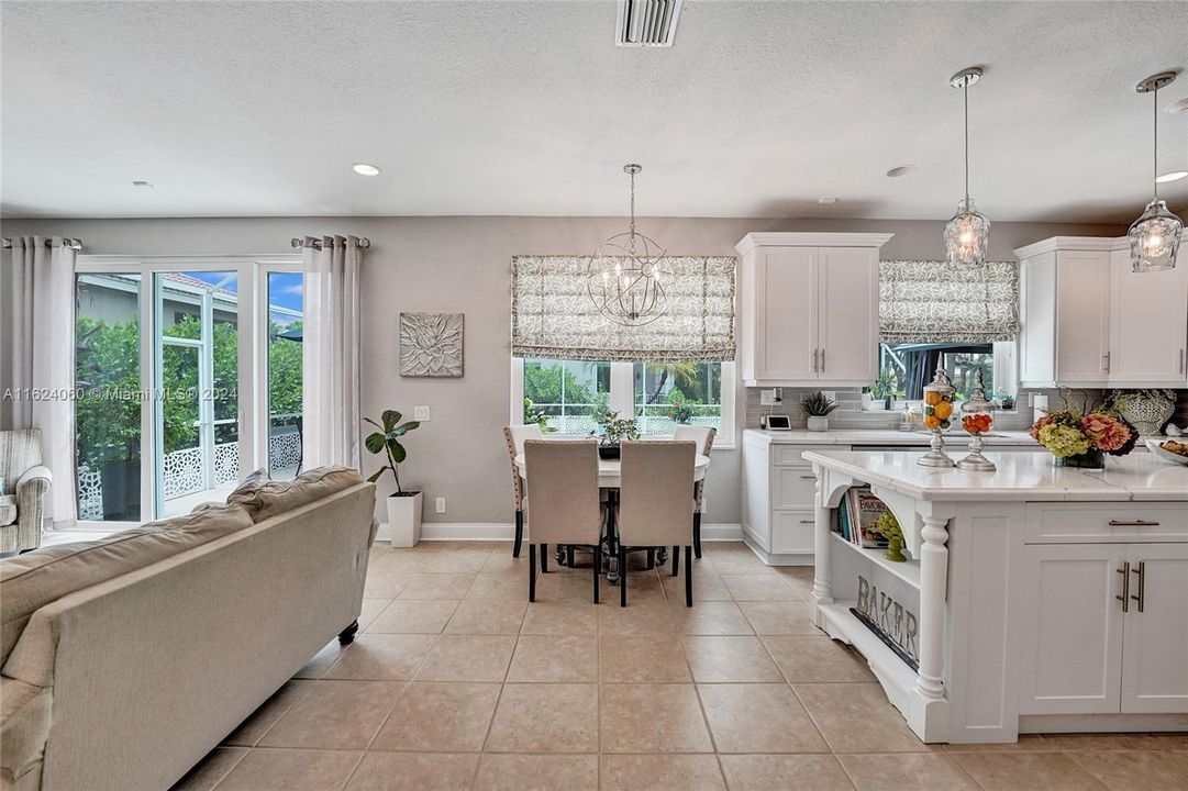 Vendido Recientemente: $1,195,000 (6 camas, 4 baños, 3220 Pies cuadrados)