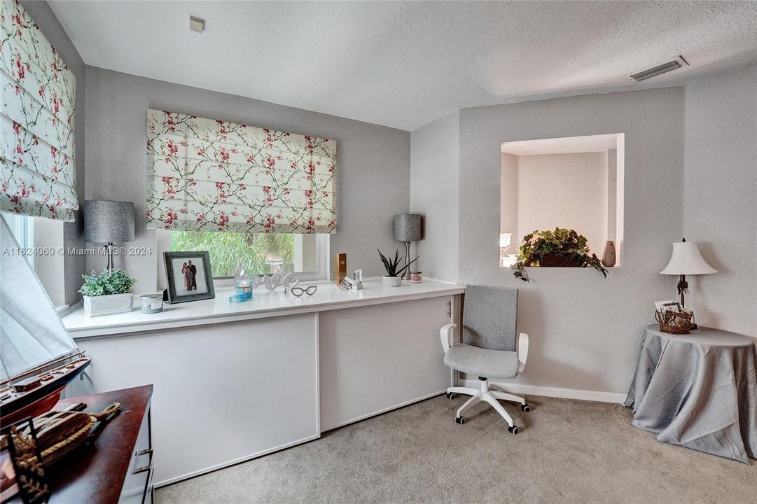 Vendido Recientemente: $1,195,000 (6 camas, 4 baños, 3220 Pies cuadrados)