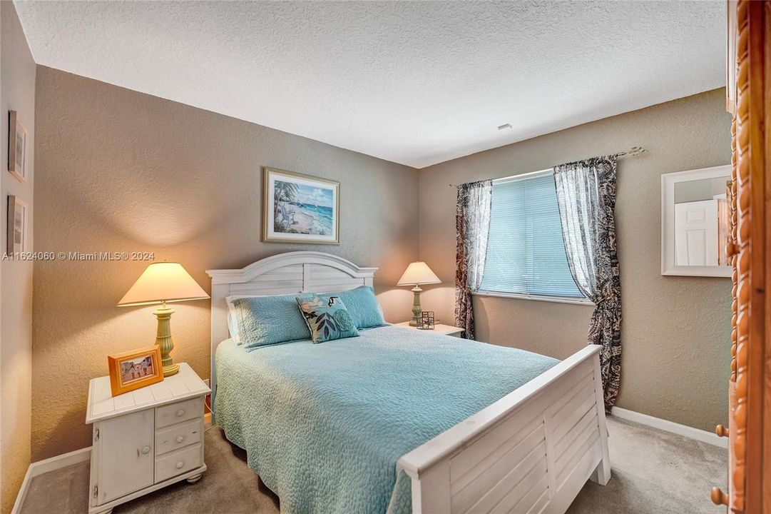 Vendido Recientemente: $1,195,000 (6 camas, 4 baños, 3220 Pies cuadrados)