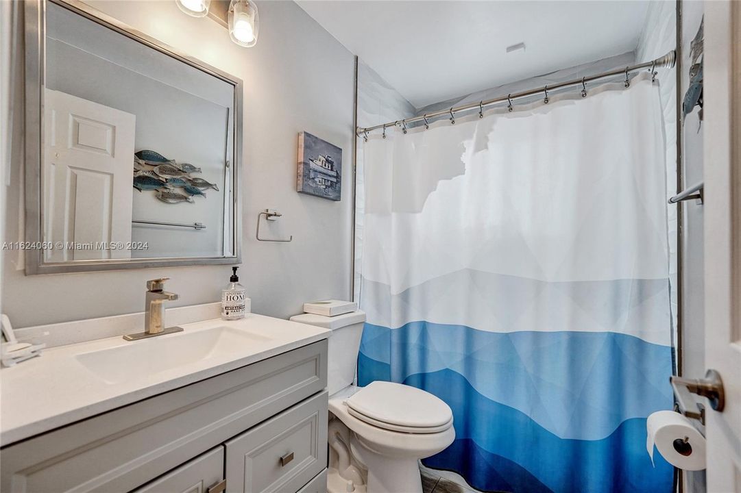 Vendido Recientemente: $1,195,000 (6 camas, 4 baños, 3220 Pies cuadrados)