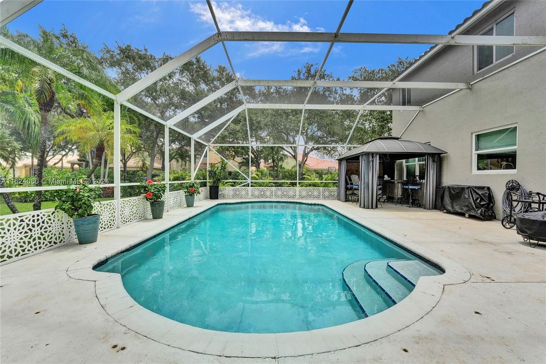 Vendido Recientemente: $1,195,000 (6 camas, 4 baños, 3220 Pies cuadrados)