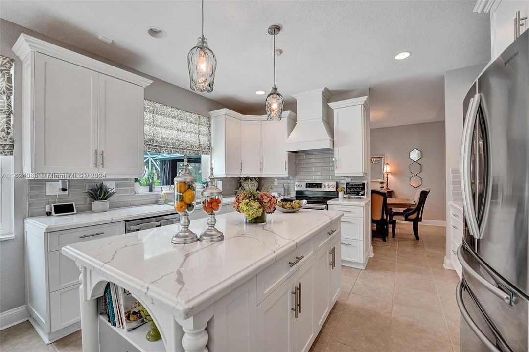 Vendido Recientemente: $1,195,000 (6 camas, 4 baños, 3220 Pies cuadrados)