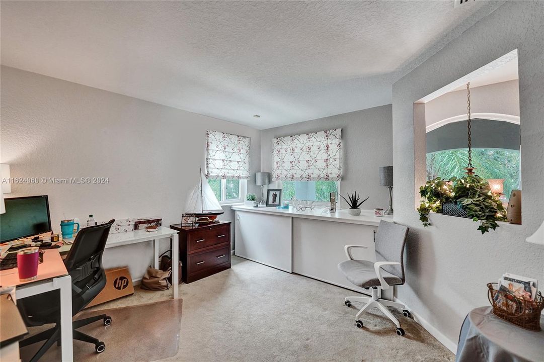 Vendido Recientemente: $1,195,000 (6 camas, 4 baños, 3220 Pies cuadrados)