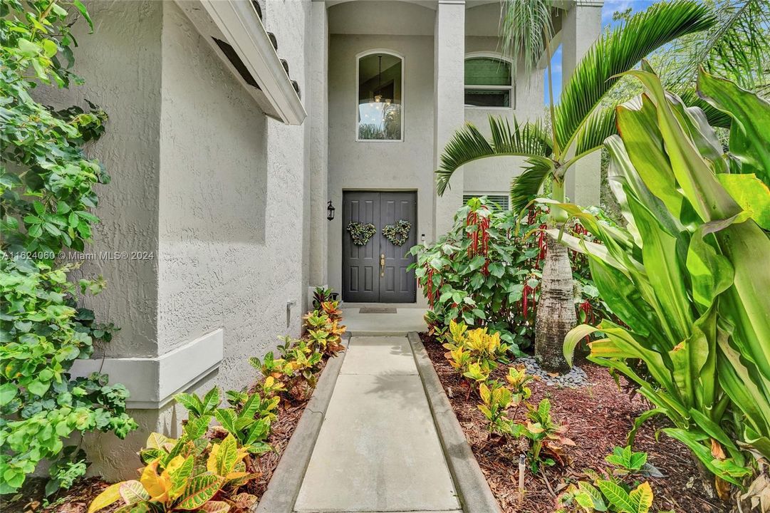 Vendido Recientemente: $1,195,000 (6 camas, 4 baños, 3220 Pies cuadrados)