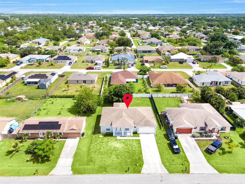 最近售出: $410,000 (4 贝兹, 2 浴室, 2012 平方英尺)