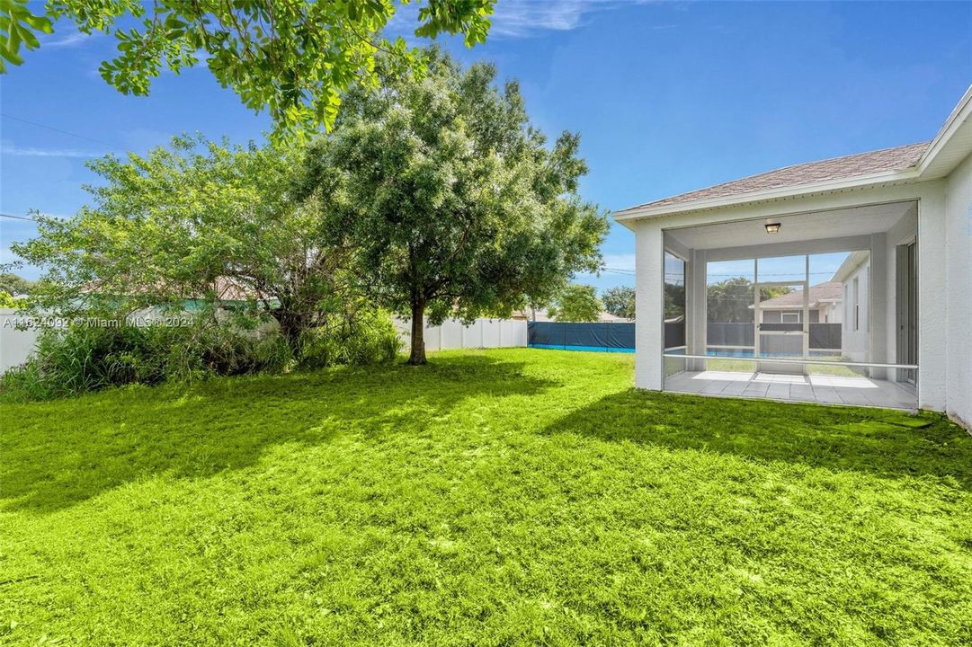 最近售出: $410,000 (4 贝兹, 2 浴室, 2012 平方英尺)