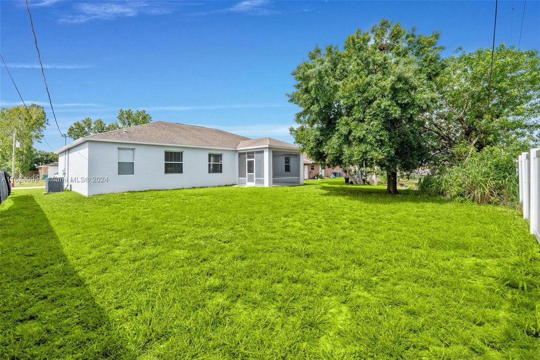 最近售出: $410,000 (4 贝兹, 2 浴室, 2012 平方英尺)