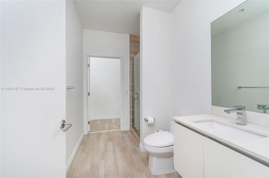 For Sale: $489,000 (2 beds, 2 baths, 973 Square Feet)