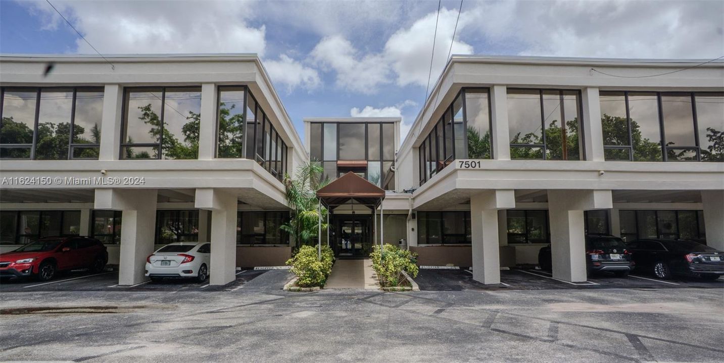 7501 NW 4TH ST Plantation, FL 33317