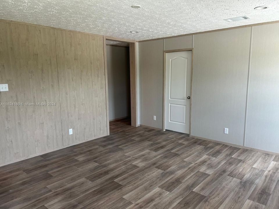 Recently Rented: $2,800 (5 beds, 3 baths, 0 Square Feet)