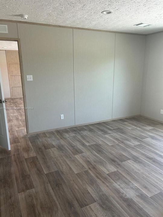 Recently Rented: $2,800 (5 beds, 3 baths, 0 Square Feet)
