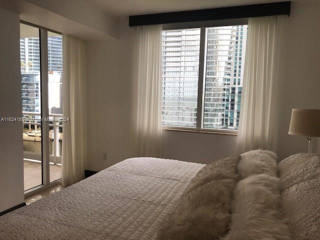 Recently Rented: $5,750 (2 beds, 2 baths, 1505 Square Feet)