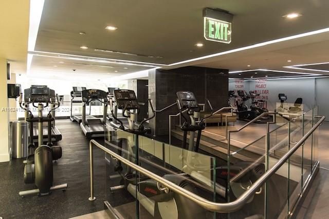 Recently Rented: $5,750 (2 beds, 2 baths, 1505 Square Feet)