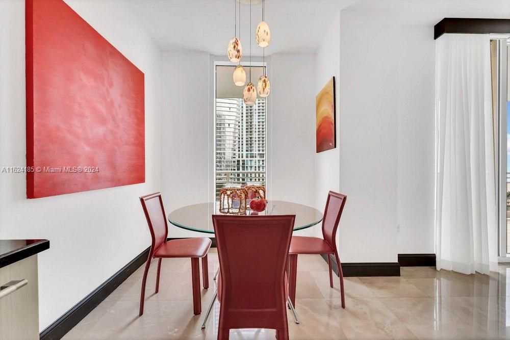 Recently Rented: $5,750 (2 beds, 2 baths, 1505 Square Feet)