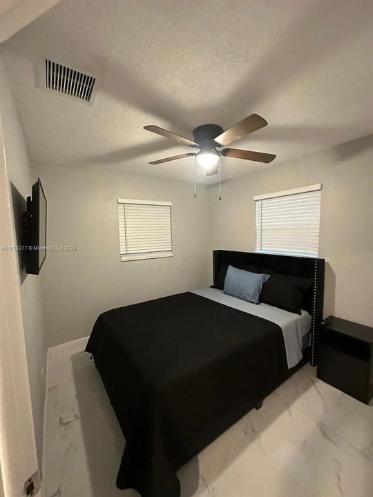 Recently Rented: $3,400 (4 beds, 2 baths, 1100 Square Feet)